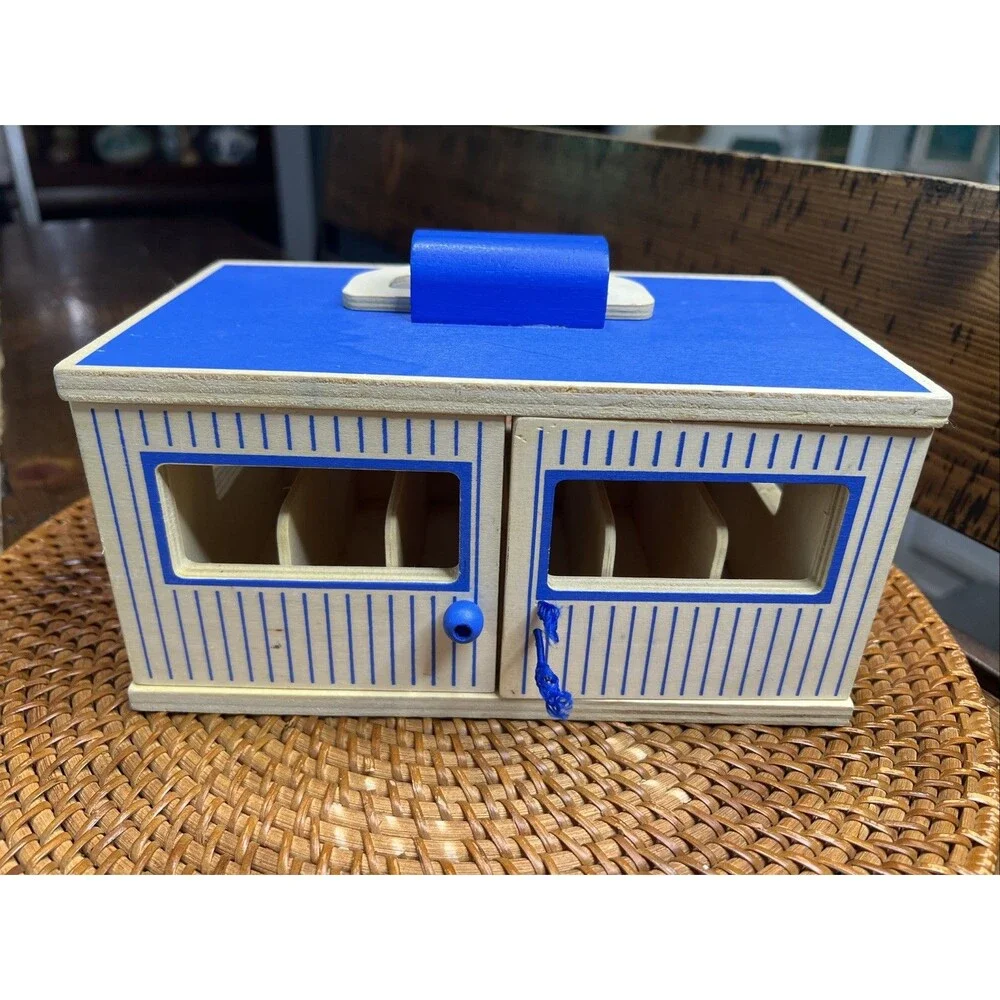 Breyer Farms 6 Stall Toy Horsebarn Wood Carry Case Blue Stable